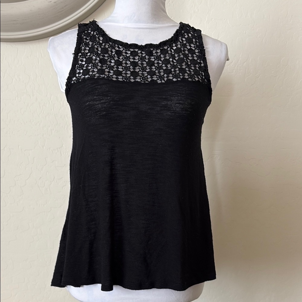 Monte’s Elegant Black Lace Women's Top. S